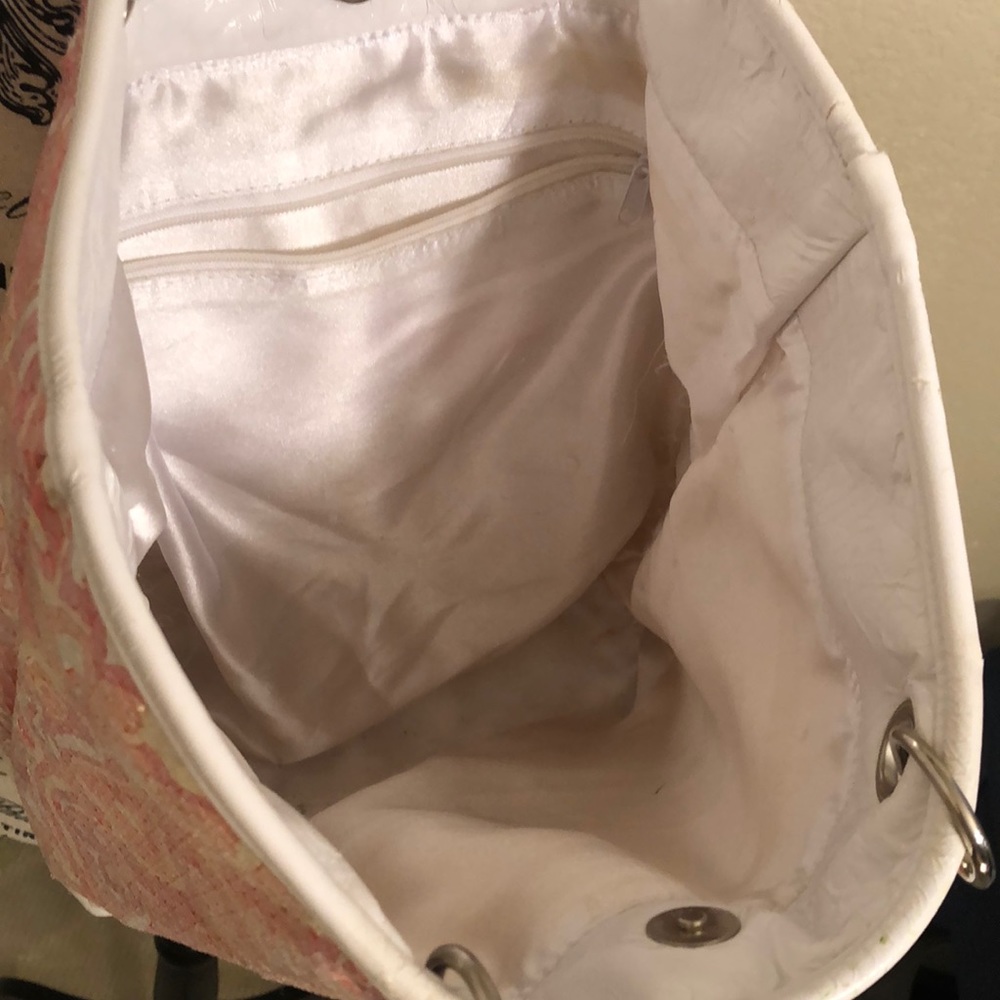 Handbag - Picture 2 of 7